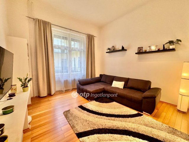 Eladó téglalakás, Budapesten, V. kerületben 86.5 M Ft, 2 szobás