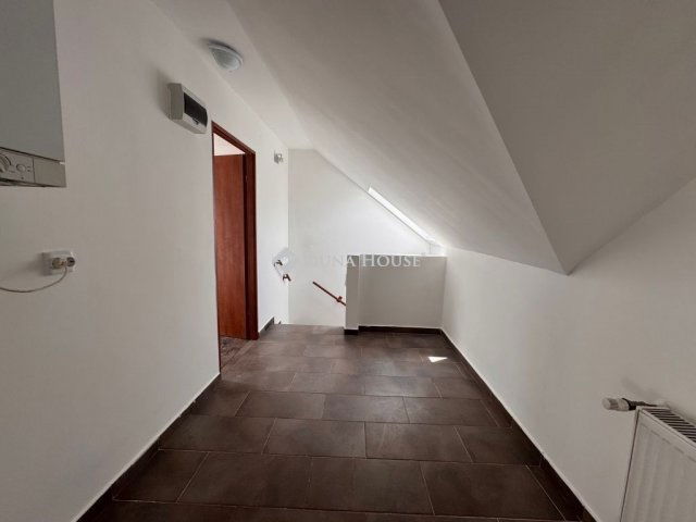 Eladó családi ház, Budapesten, III. kerületben 129.9 M Ft