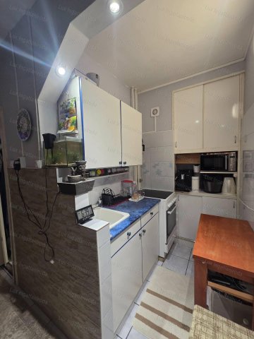 Eladó panellakás, Oroszlányban 27 M Ft, 1+1 szobás