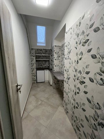 Kiadó iroda, Kecskeméten 66 E Ft / hó, 1 szobás