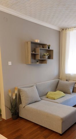 Eladó panellakás, Szolnokon 32.9 M Ft, 1+1 szobás