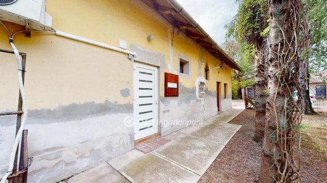 Eladó családi ház, Tarcalon 100 M Ft, 2 szobás