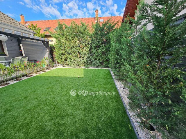 Eladó családi ház, Gyálon 157 M Ft, 9+1 szobás