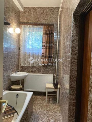 Eladó családi ház, Budapesten, III. kerületben 399 M Ft