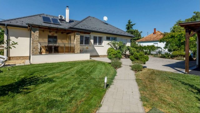 Eladó családi ház, Gyenesdiáson 199 M Ft, 2+3 szobás