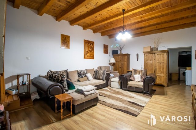 Eladó családi ház, Székesfehérvárott 129.9 M Ft, 5 szobás