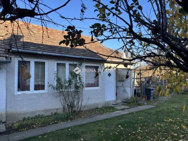 Eladó családi ház, Pilismaróton 19.9 M Ft, 2 szobás