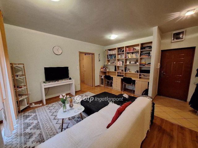 Eladó téglalakás, Budapesten, VIII. kerületben 69 M Ft, 2 szobás
