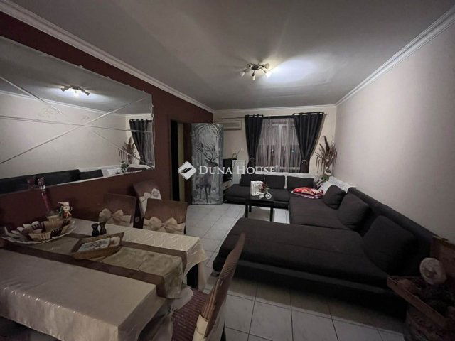 Eladó téglalakás, Székesfehérvárott 79 M Ft, 3 szobás