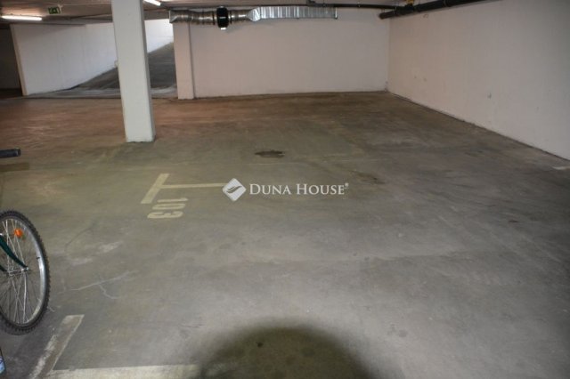 Eladó garázs, Budapesten, XIII. kerületben 9.9 M Ft