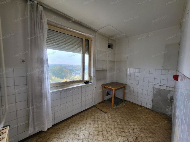 Eladó panellakás, Győrött 37.9 M Ft, 1 szobás
