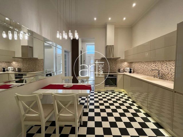 Eladó téglalakás, Szegeden 82 M Ft, 2+1 szobás