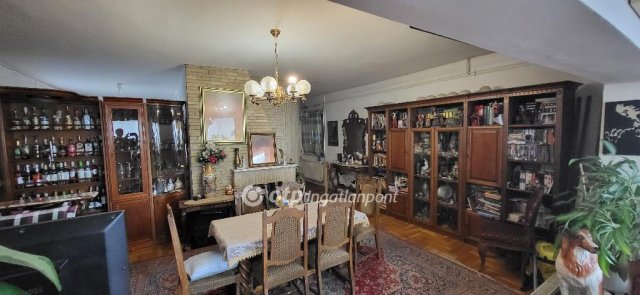 Eladó családi ház, Budakeszin 174.7 M Ft, 9 szobás