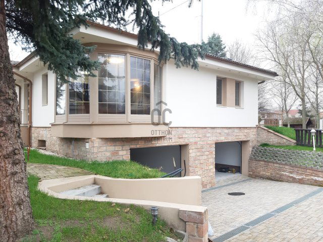 Eladó családi ház, Debrecenben 325 M Ft, 5 szobás