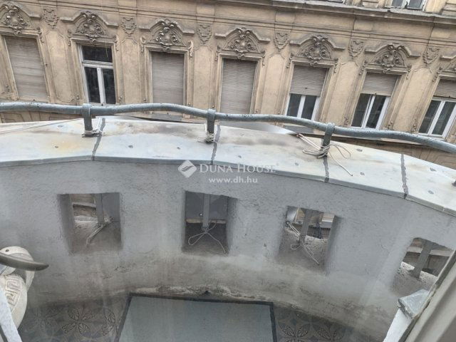 Eladó téglalakás, Budapesten, VI. kerületben 140 M Ft, 4 szobás