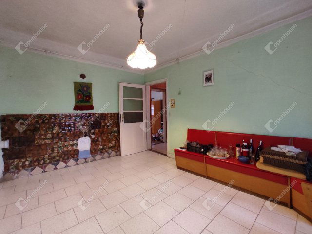 Eladó családi ház, Bábolnán 38.9 M Ft, 3 szobás