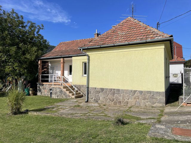 Eladó családi ház, Pilisszentkereszten, Forrás utcában 89 M Ft