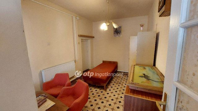 Eladó családi ház, Kisújszálláson 15 M Ft, 3 szobás