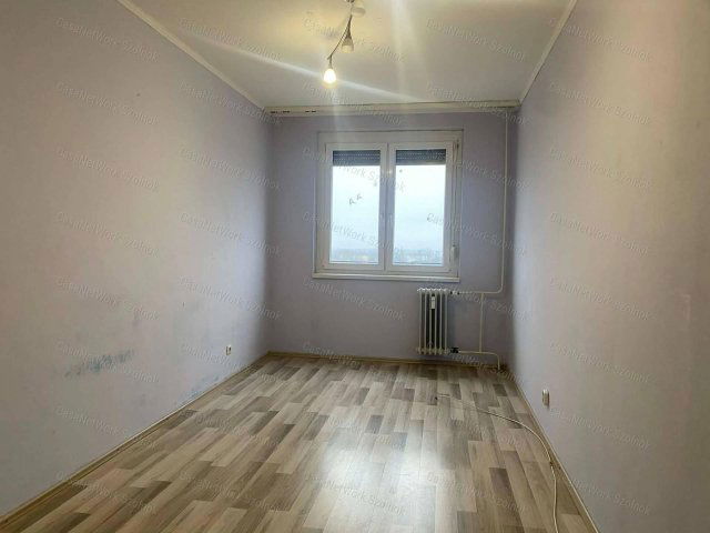 Eladó panellakás, Szolnokon 25.9 M Ft, 2 szobás