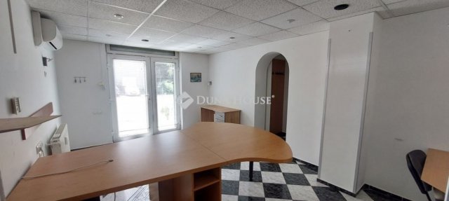 Eladó üzlethelyiség, Tatabányán 25.9 M Ft