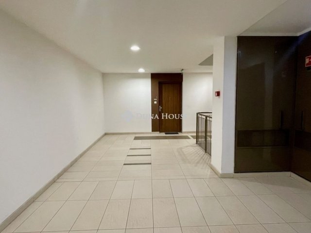 Eladó téglalakás, Budapesten, VIII. kerületben 109.9 M Ft