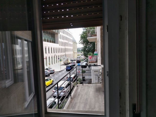 Eladó téglalakás, Budapesten, II. kerületben 180 M Ft, 3 szobás