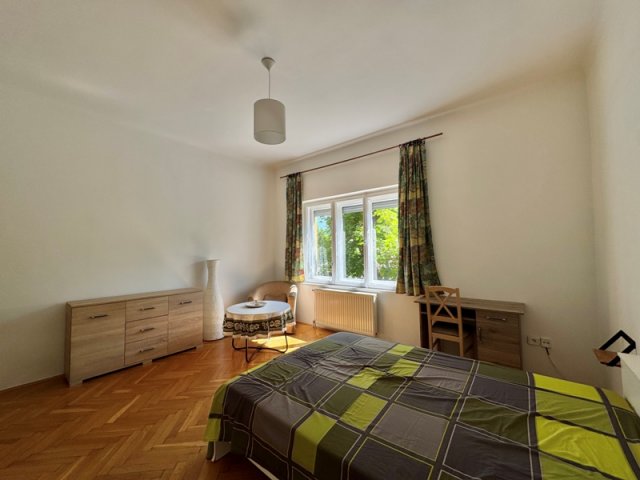 Kiadó téglalakás, albérlet, Pécsett, Igló utcában, 1 szobás