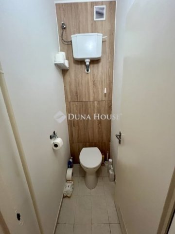 Eladó panellakás, Pécsett 42.9 M Ft, 2 szobás