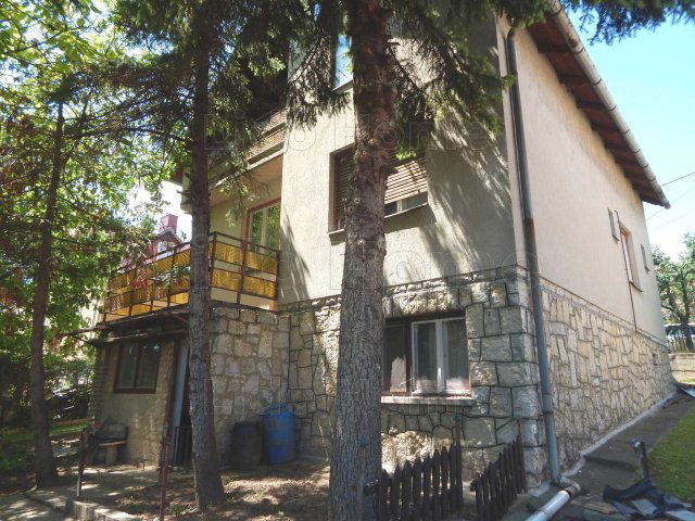 Eladó családi ház, Balatonfüreden 83 M Ft, 16 szobás