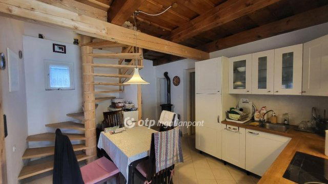 Eladó sorház, Lesenceistvándon 59.9 M Ft, 3 szobás