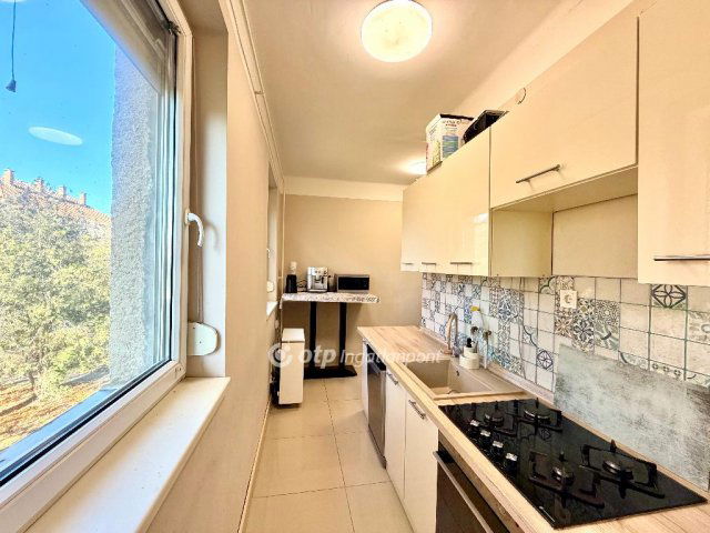 Eladó téglalakás, Kecskeméten 37.75 M Ft, 1+1 szobás