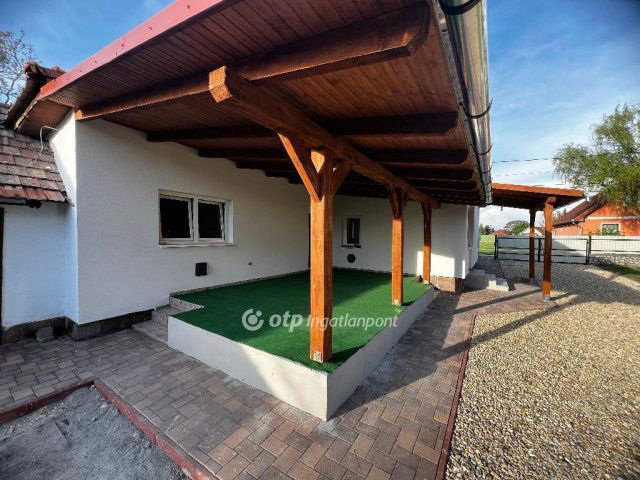 Eladó családi ház, Szentistvánon 31 M Ft, 2 szobás