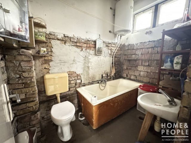 Eladó családi ház, Hódmezővásárhelyen 36 M Ft, 2 szobás