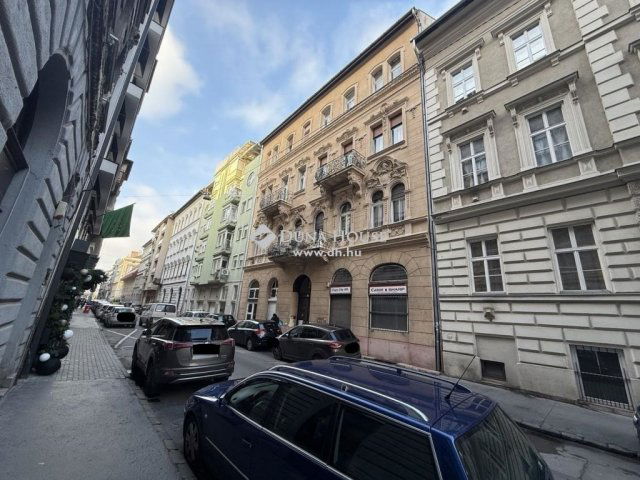 Eladó üzlethelyiség, Budapesten, VI. kerületben 79 M Ft