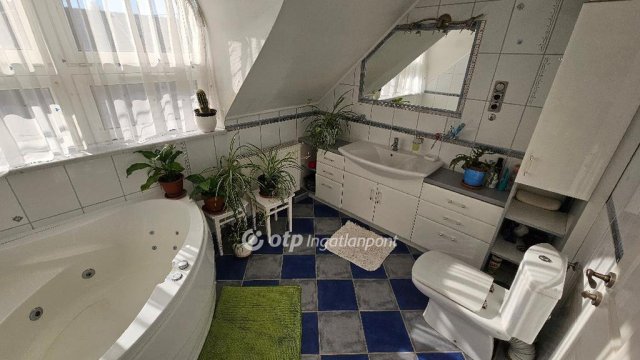 Eladó ikerház, Egerben 118 M Ft, 2+2 szobás