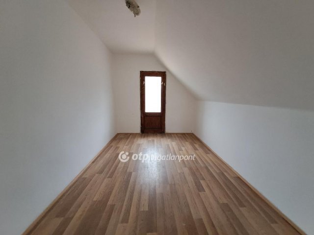 Eladó családi ház, Kisújszálláson 18 M Ft, 2+2 szobás