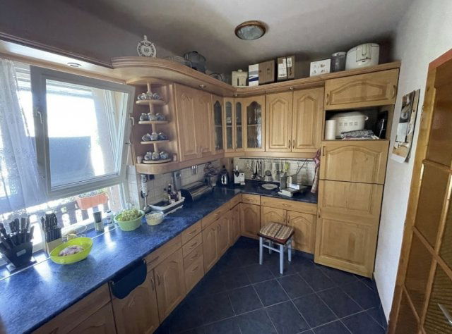 Eladó családi ház, Kisbéren 139.5 M Ft, 4 szobás