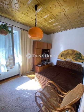 Eladó téglalakás, Komlón 22.9 M Ft, 2 szobás