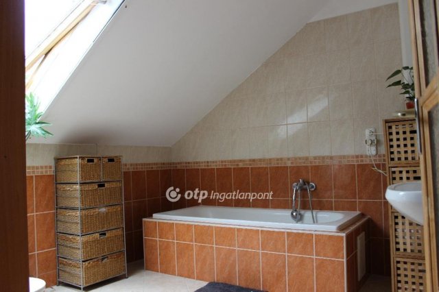 Eladó ikerház, Tárnokon 124 M Ft, 5 szobás