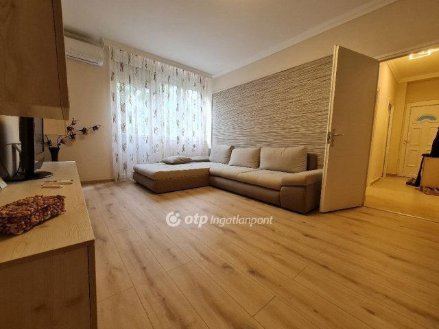 Eladó panellakás, Hajdúszoboszlón 52.9 M Ft, 2+1 szobás