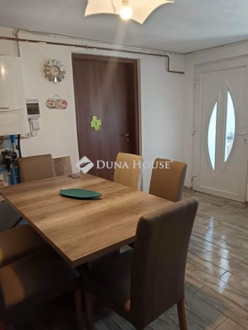 Eladó családi ház, Harkán 47.9 M Ft, 2 szobás