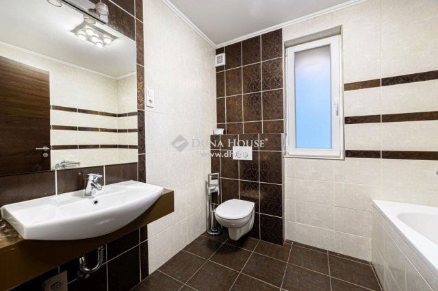 Eladó családi ház, Budapesten, III. kerületben 429 M Ft