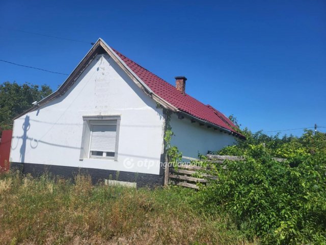 Eladó családi ház, Jászfényszarun 16.7 M Ft, 2 szobás