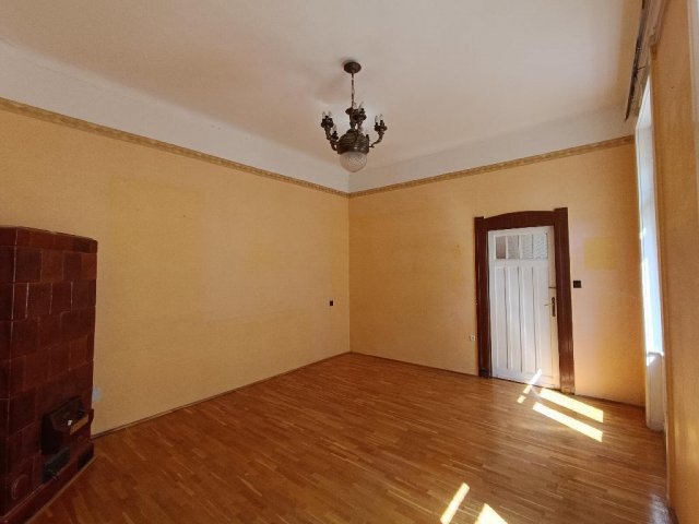 Eladó téglalakás, Budapesten, VI. kerületben 90 M Ft, 2 szobás