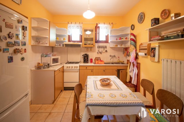 Eladó családi ház, Békéscsabán 89.9 M Ft, 4+2 szobás