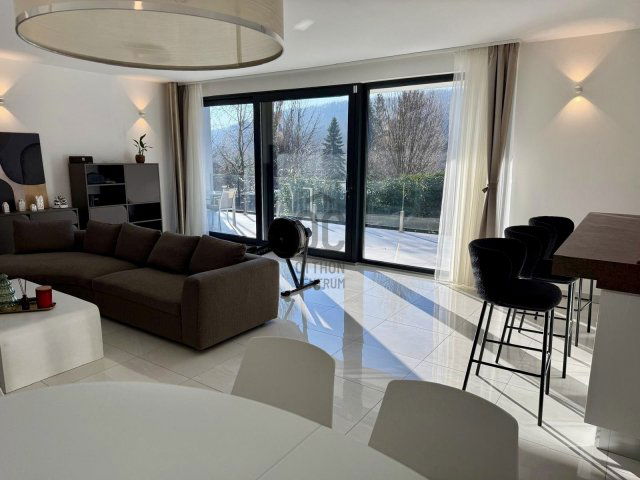 Eladó családi ház, Remeteszőlősön 259.9 M Ft, 4 szobás