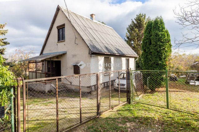Eladó családi ház, Ürömön 17.9 M Ft, 2 szobás