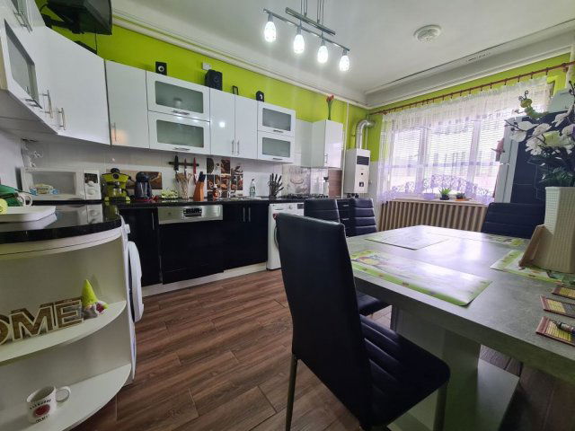 Eladó ikerház, Hajdúhadházon 47.5 M Ft, 4 szobás