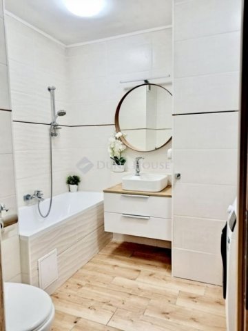 Eladó panellakás, Székesfehérvárott 55.9 M Ft, 3 szobás