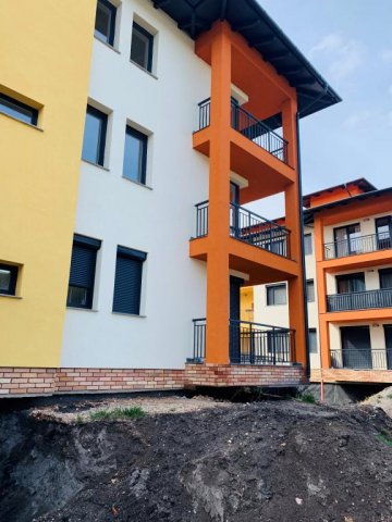 Kiadó téglalakás, albérlet, Tatán 220 E Ft / hó, 3 szobás